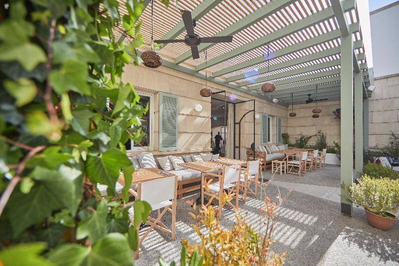 M House 4*